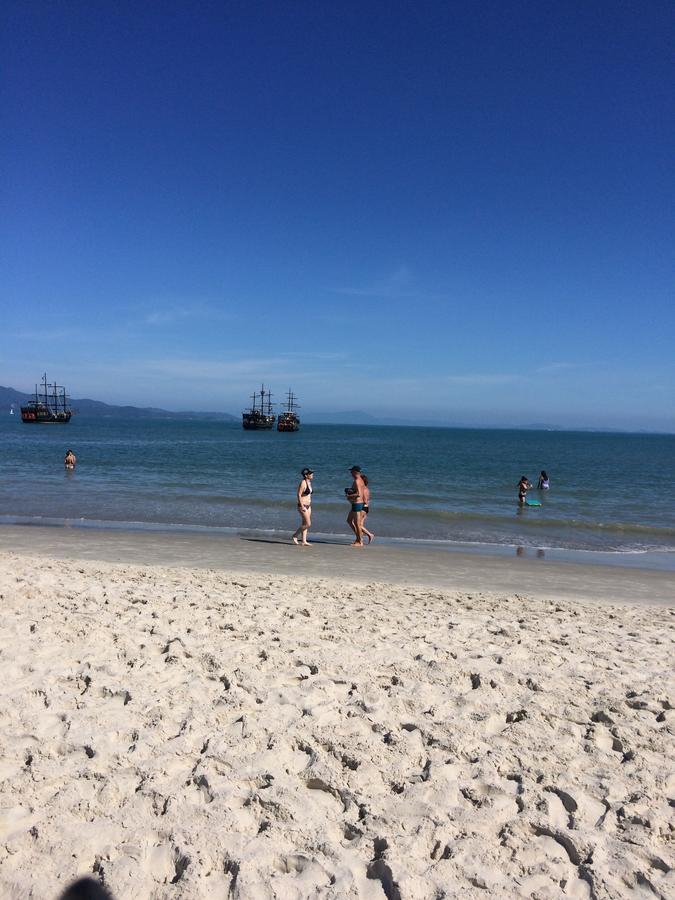 Lindo Apto, 50Metros Do Mar, Ideal Para Familias Florianopolis Luaran gambar